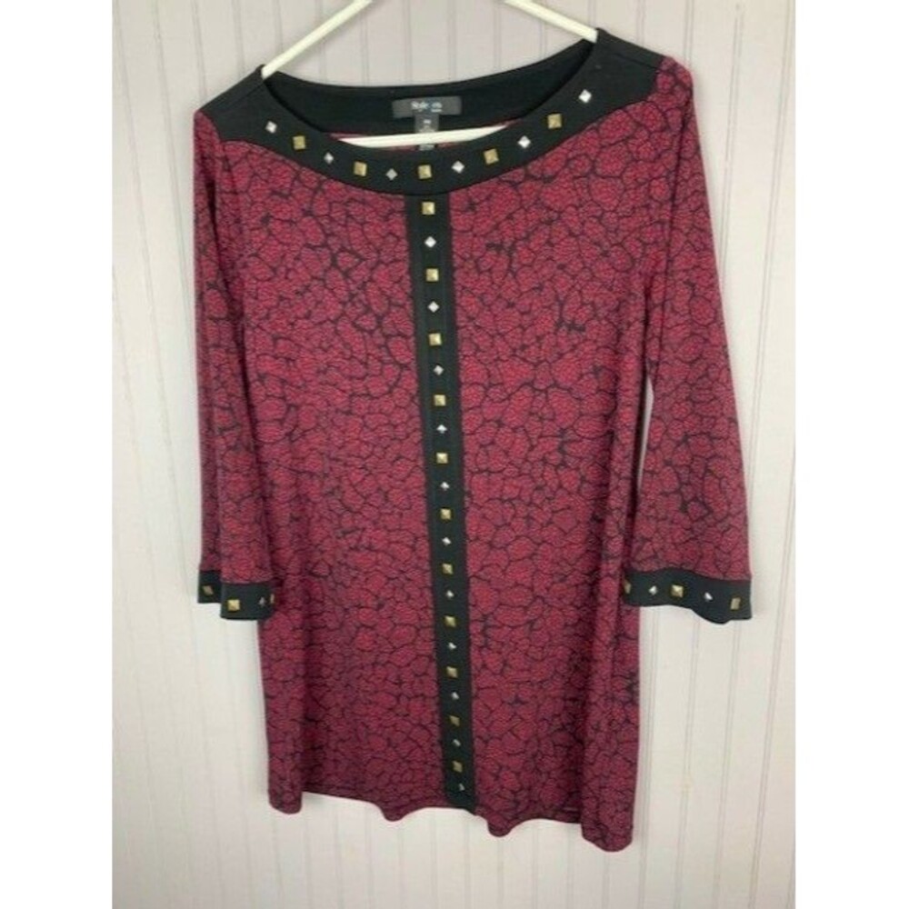 Style & Co Womens Size M Petite Top 3/4 Sleeve Boat Neck Black Burgundy